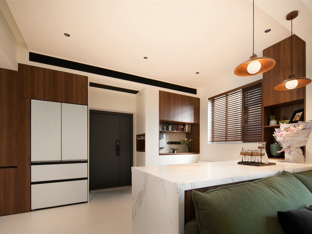 新長江香榭琴臺104平中古風格裝修效果圖